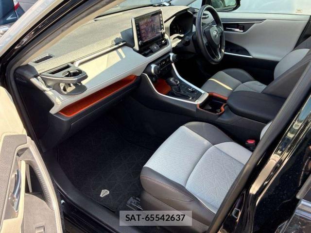 Toyota RAV4 2021-08 8649082-5