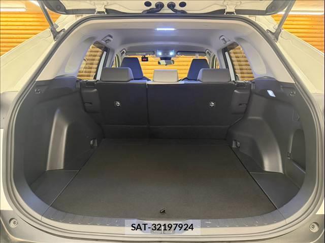 Toyota RAV4 2019-09 8649187-12