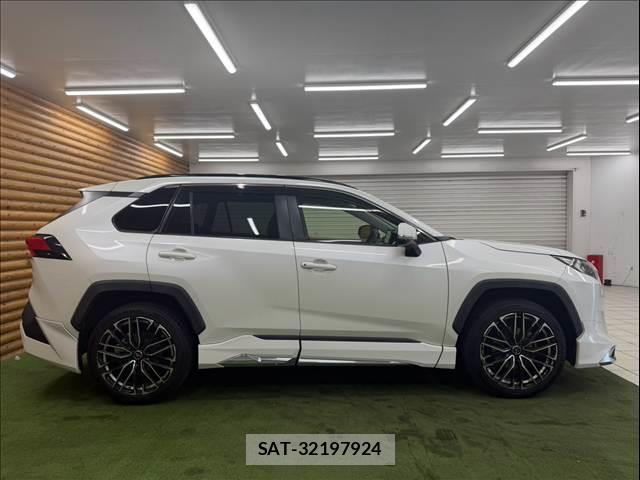 Toyota RAV4 2019-09 8649187-17