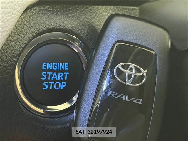 Toyota RAV4 2019-09 8649187-8