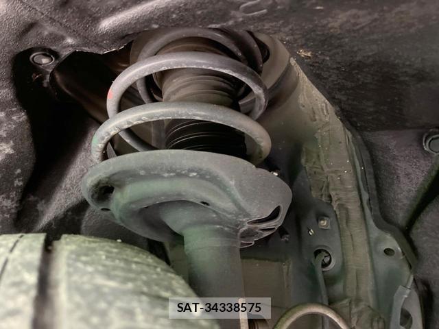 Toyota RAV4 2022-09 8649217-19