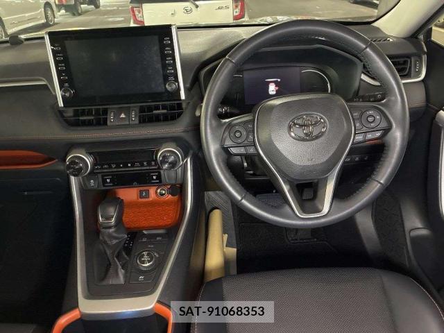 Toyota RAV4 2022-03 8649230-2