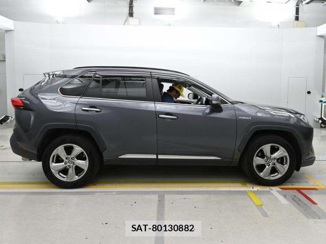 Toyota RAV4 2019-08 8649280-3