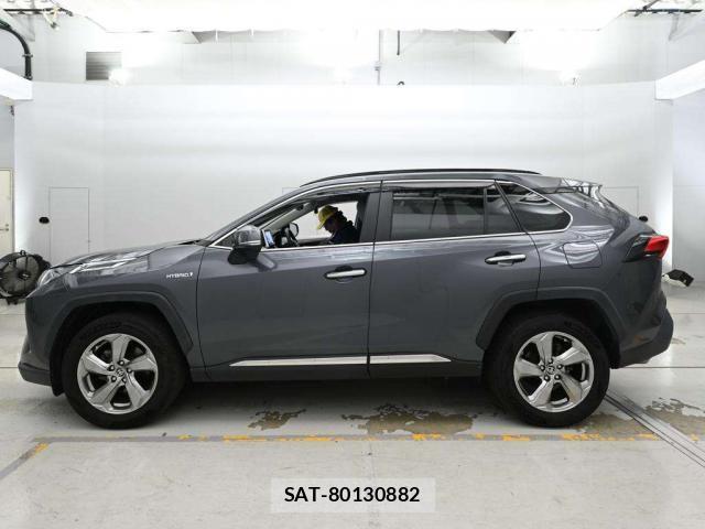 Toyota RAV4 2019-08 8649280-9