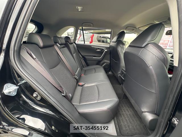 Toyota RAV4 2020-11 8649791-10