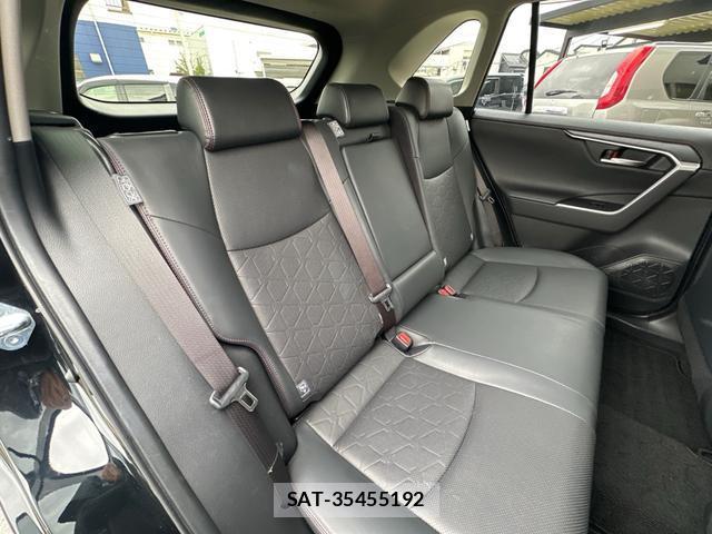 Toyota RAV4 2020-11 8649791-11