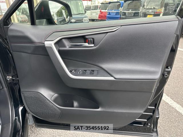 Toyota RAV4 2020-11 8649791-16