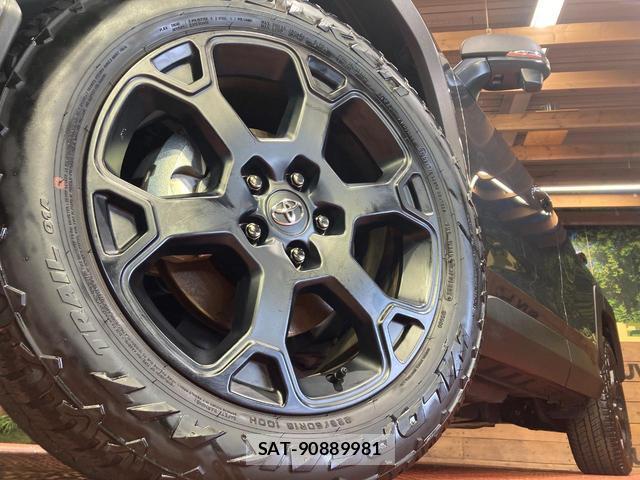 Toyota RAV4 2025-07 8649856-12