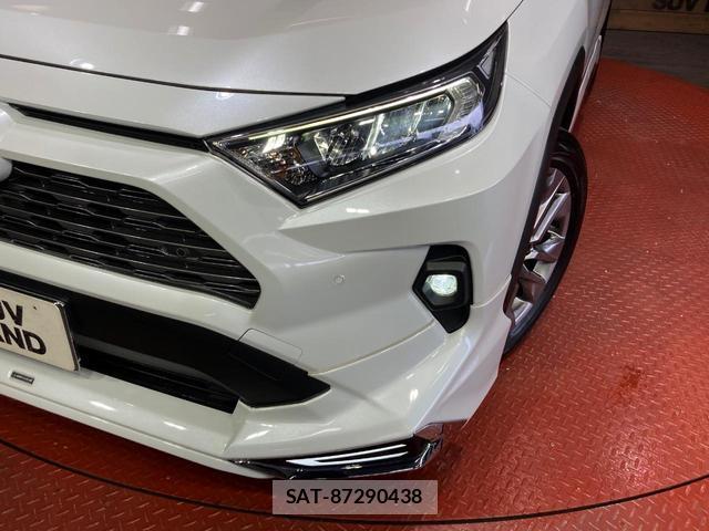 Toyota RAV4 2023-04 8649870-11