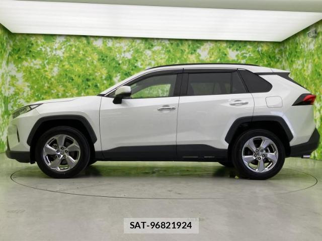 Toyota RAV4 2021-11 8649969-1