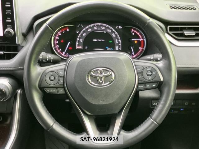Toyota RAV4 2021-11 8649969-15