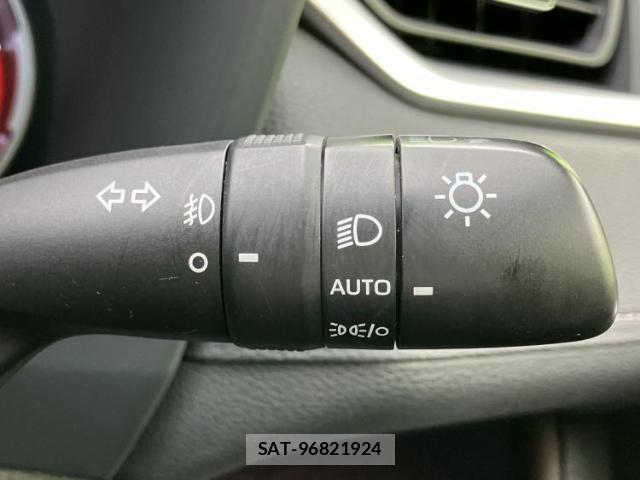 Toyota RAV4 2021-11 8649969-16