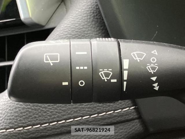 Toyota RAV4 2021-11 8649969-17