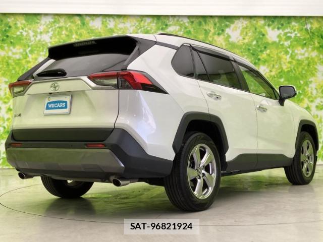 Toyota RAV4 2021-11 8649969-2