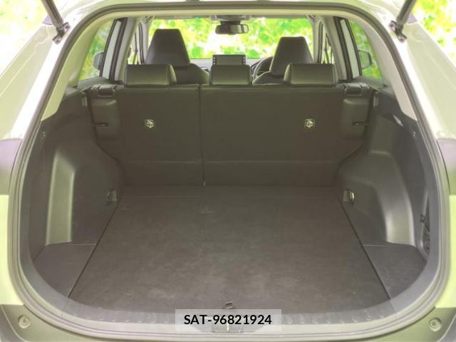 Toyota RAV4 2021-11 8649969-7