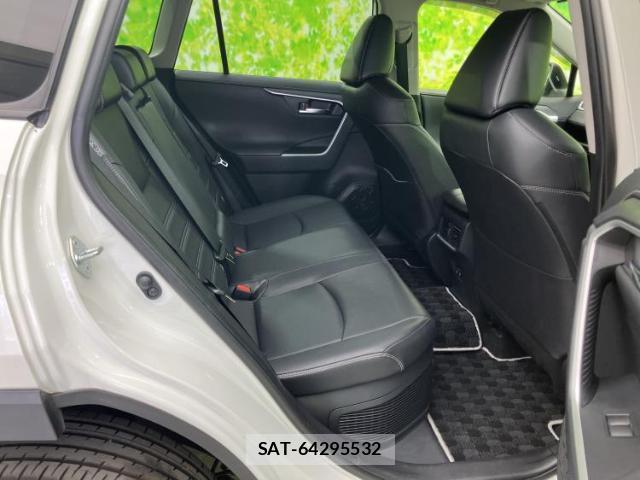 Toyota RAV4 2019-08 8649971-4