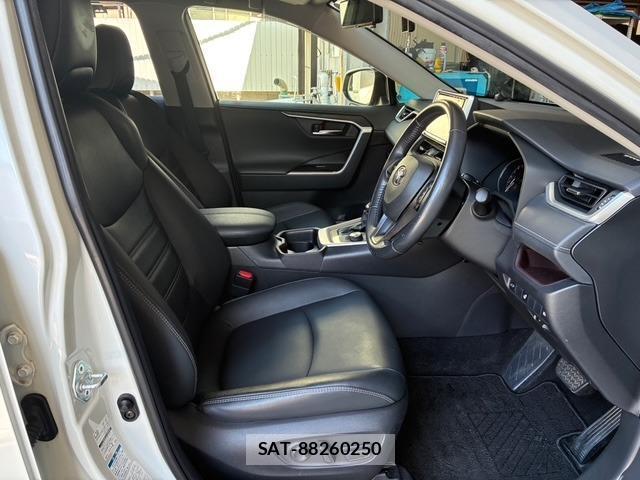 Toyota RAV4 2019-08 8650761-10