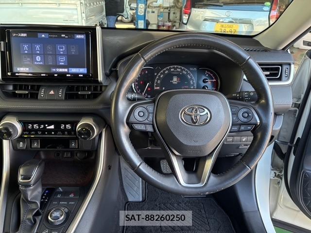 Toyota RAV4 2019-08 8650761-12