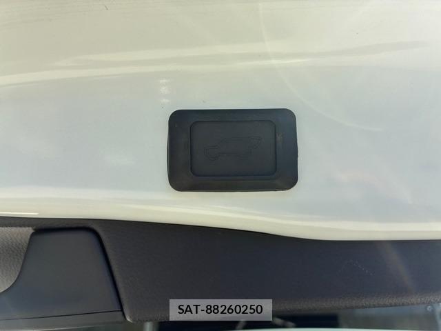 Toyota RAV4 2019-08 8650761-9