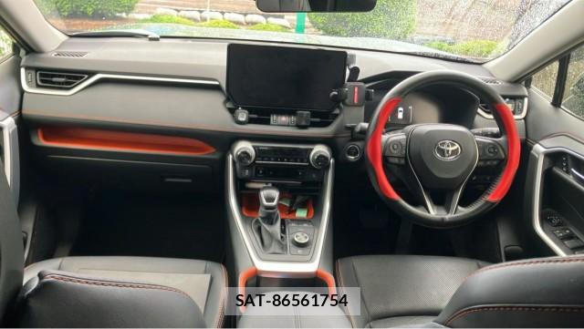 Toyota RAV4 2024-10 8651269-2