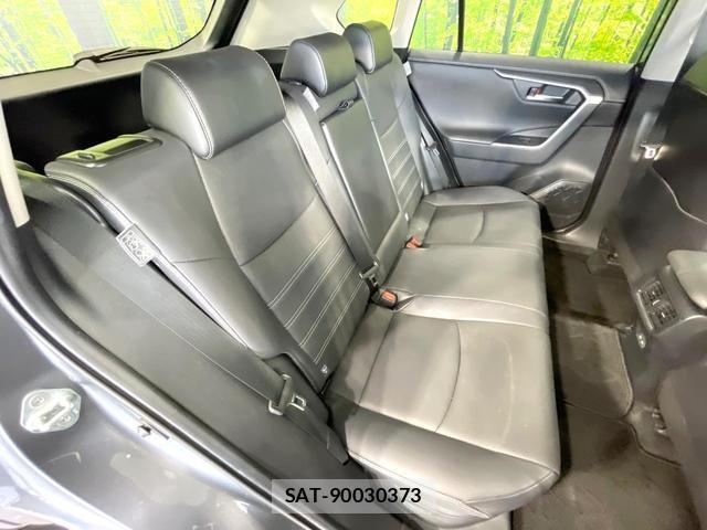 Toyota RAV4 2023-10 8651566-8