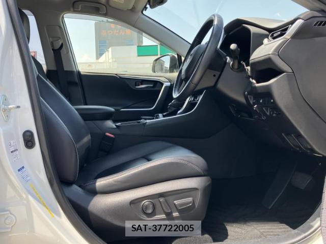 Toyota RAV4 2019-06 8651589-3