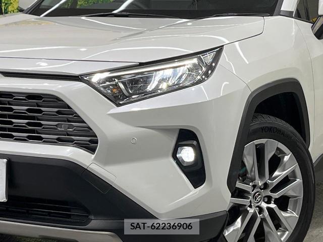 Toyota RAV4 2022-02 8652320-11