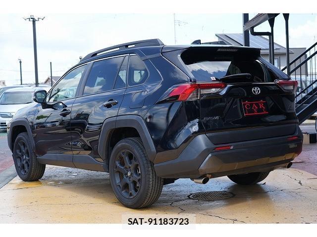 Toyota RAV4 2021-08 8652557-1