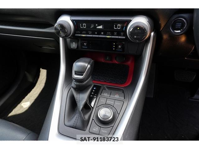 Toyota RAV4 2021-08 8652557-5