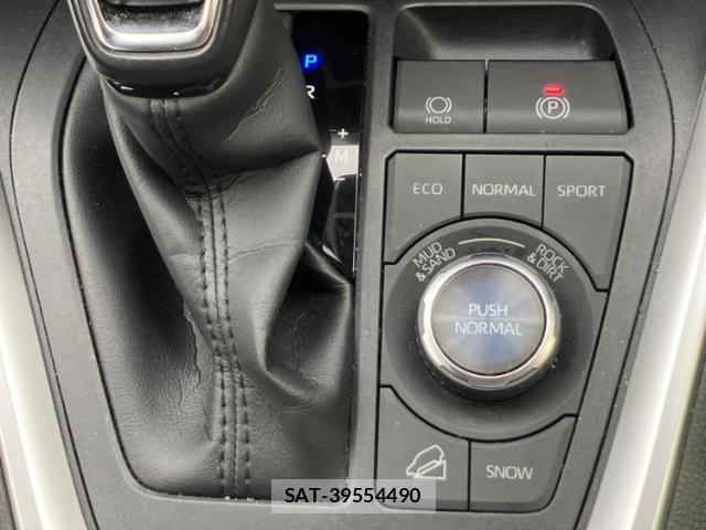 Toyota RAV4 2021-05 8652643-17
