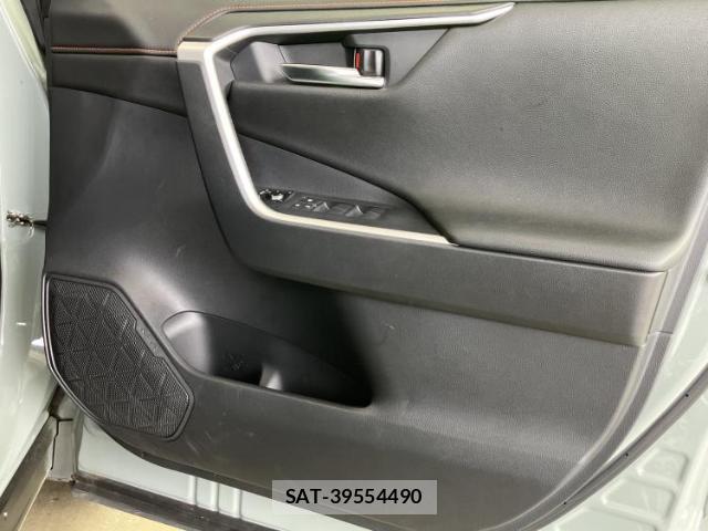 Toyota RAV4 2021-05 8652643-3
