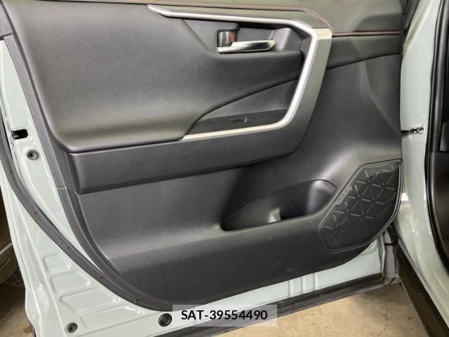 Toyota RAV4 2021-05 8652643-5