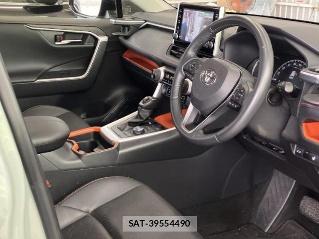 Toyota RAV4 2021-05 8652643-7
