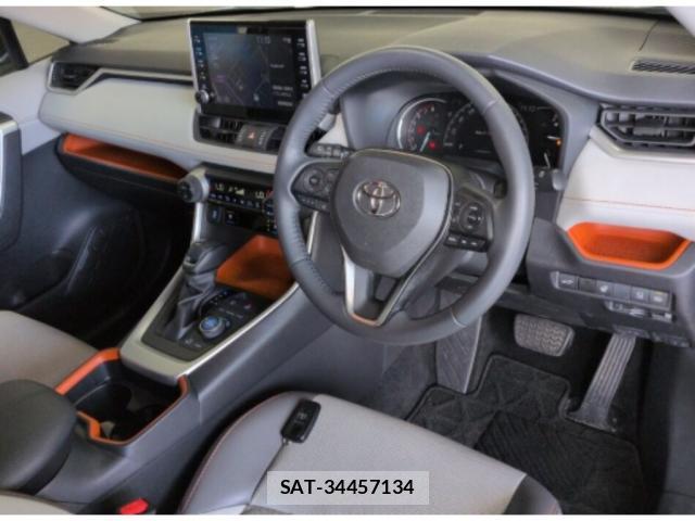 Toyota RAV4 2021-02 8653167-3