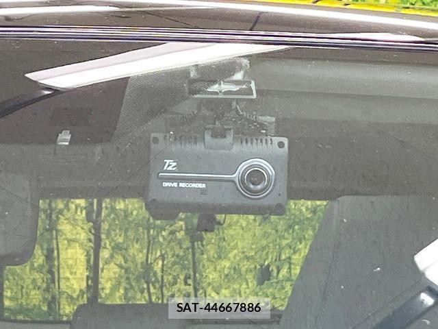 Toyota RAV4 2019-07 8653251-18