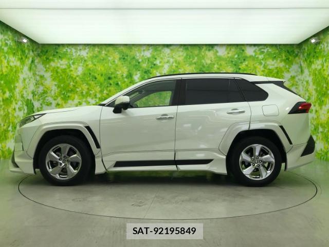 Toyota RAV4 2021-01 8653481-1