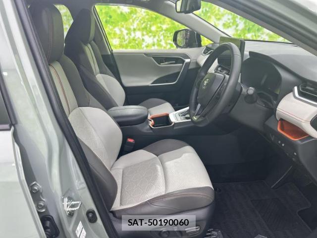 Toyota RAV4 2023-08 8653569-3