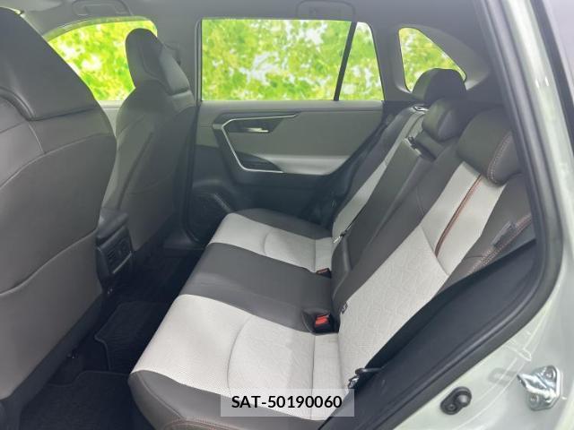 Toyota RAV4 2023-08 8653569-6