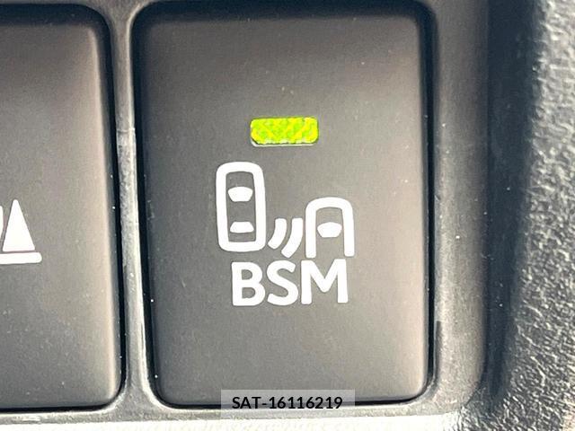 Lexus RC 2016-06 8648327-4