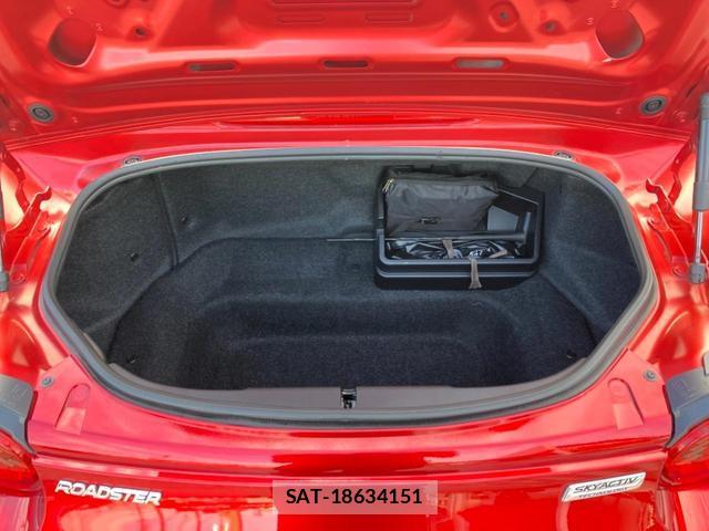 Mazda ROADSTER 2018-01 8648336-9