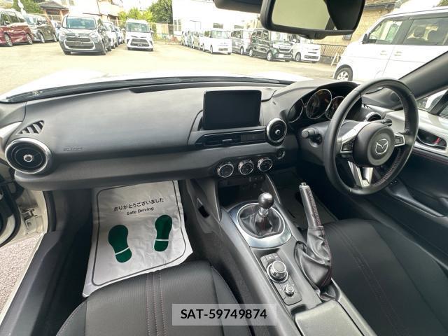 Mazda ROADSTER 2018-08 8649911-1