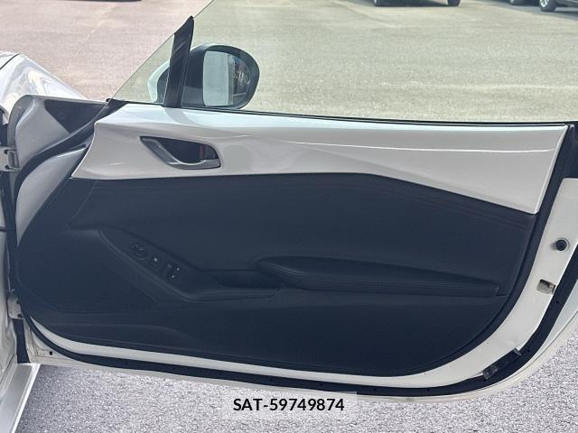 Mazda ROADSTER 2018-08 8649911-15