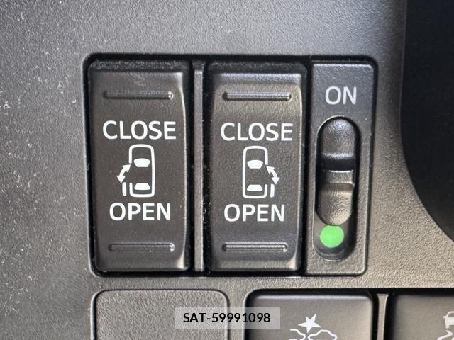 Toyota ROOMY 2019-03 8647270-5