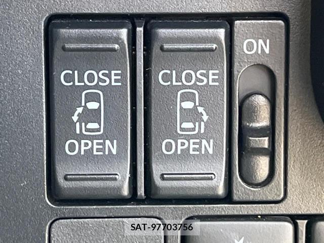 Toyota ROOMY 2018-05 8647334-5