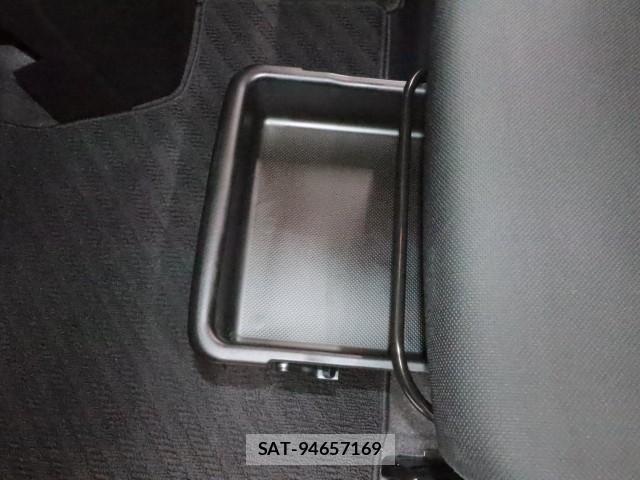Toyota ROOMY 2019-05 8647741-9