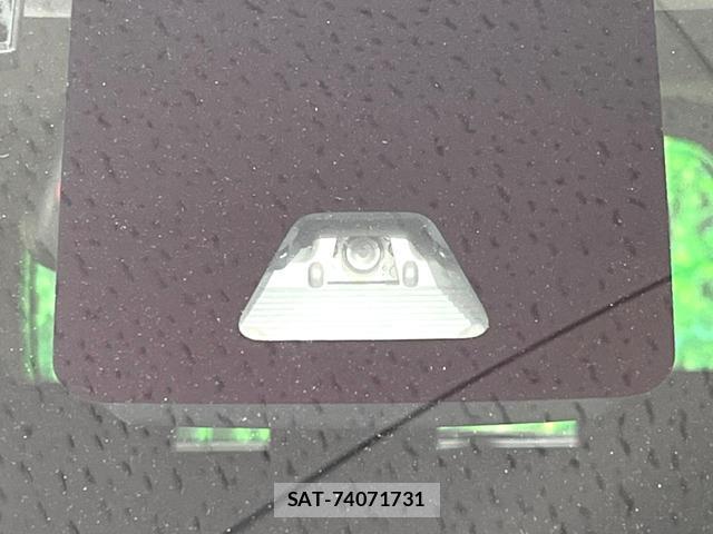 Toyota ROOMY 2018-01 8647988-4