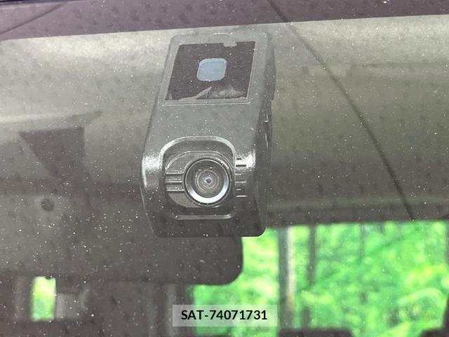 Toyota ROOMY 2018-01 8647988-5