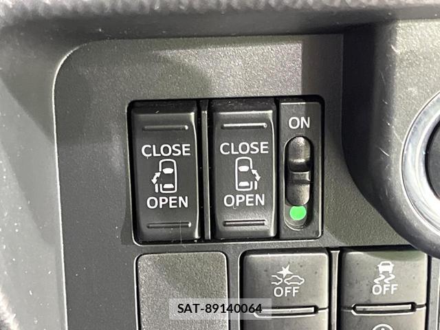Toyota ROOMY 2018-02 8648228-2