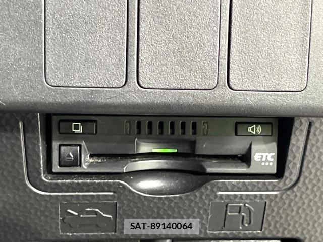 Toyota ROOMY 2018-02 8648228-6