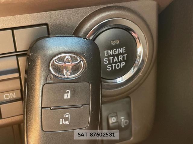 Toyota ROOMY 2022-08 8648369-6